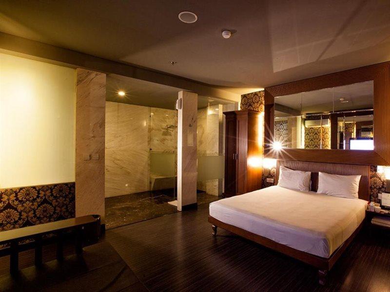 108 Hotel By Him Джакарта Екстер'єр фото